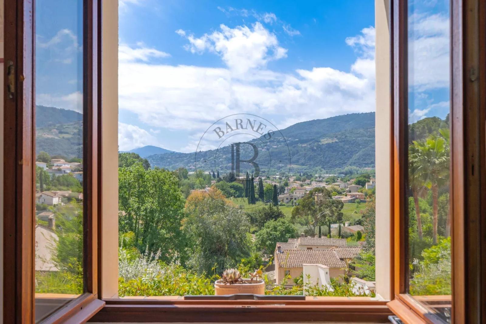 LA ROQUETTE SUR SIAGNE - VILLA FAMILIALE - VUE PANORAMIQUE