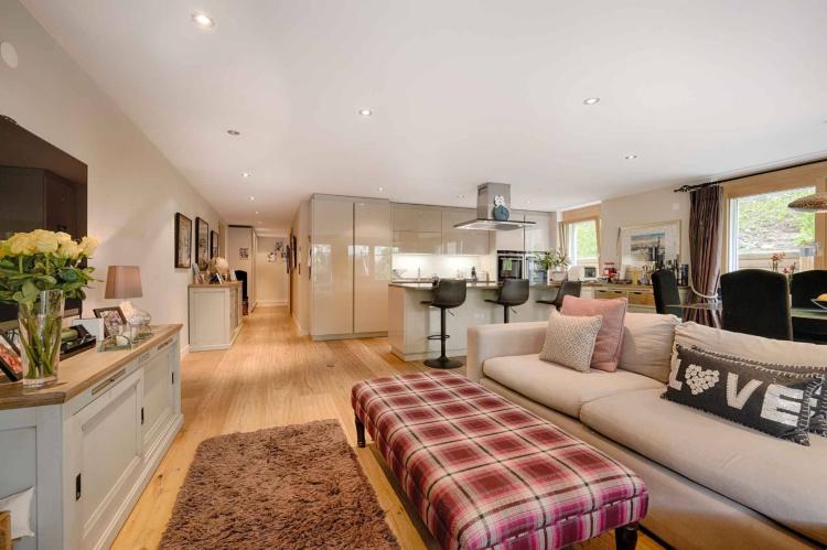 Appartement de 4 ½ pièces, calme et très bien équipé