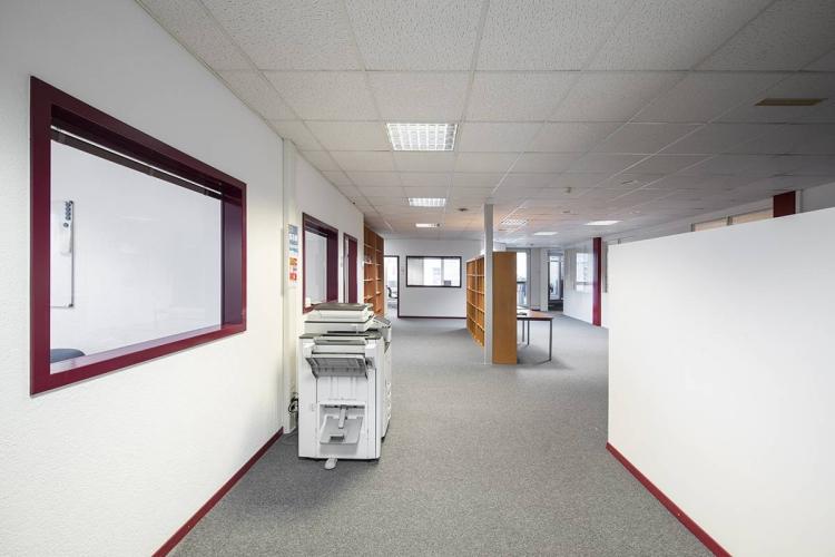 Plan-les-Ouates surface de 430 m2 avec une terrasse