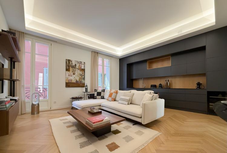 MONACO VILLE - BEAU 3 PIÈCES RÉNOVÉ - ROCHER