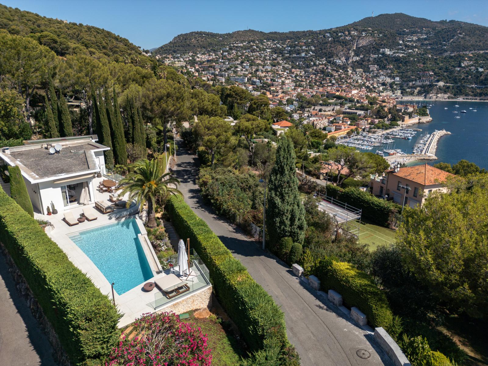 Nice – Villa de luxe rénovée avec piscine et vue panoramique