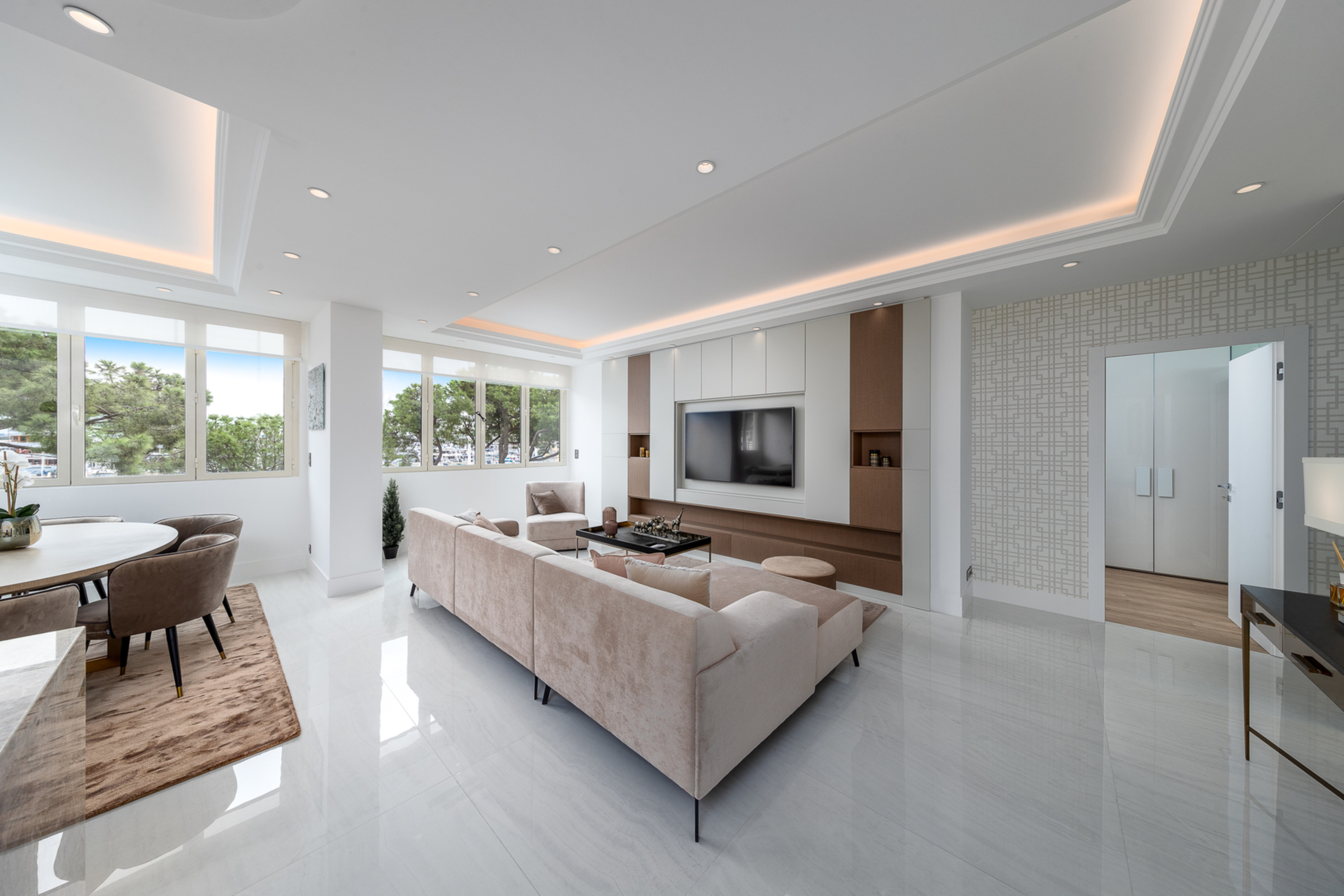 Bq5Al_salon-1-1724342353.jpg