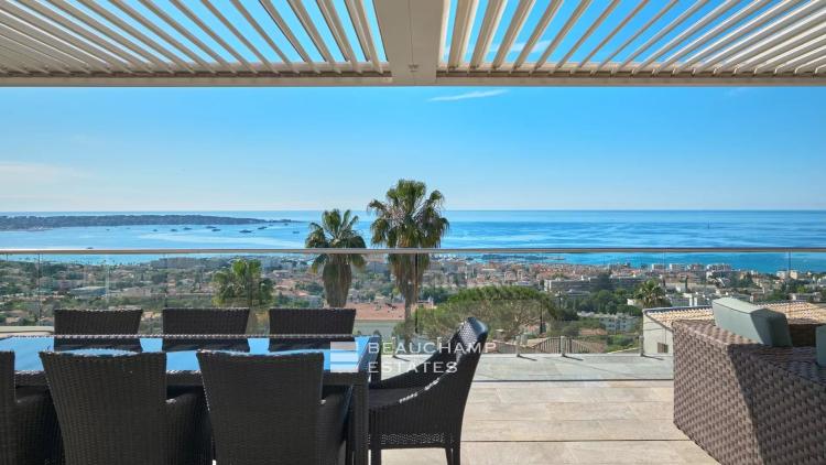 Exclusivité - Superbe villa moderne de 5 chambres avec vue mer panoramique - Golfe Juan