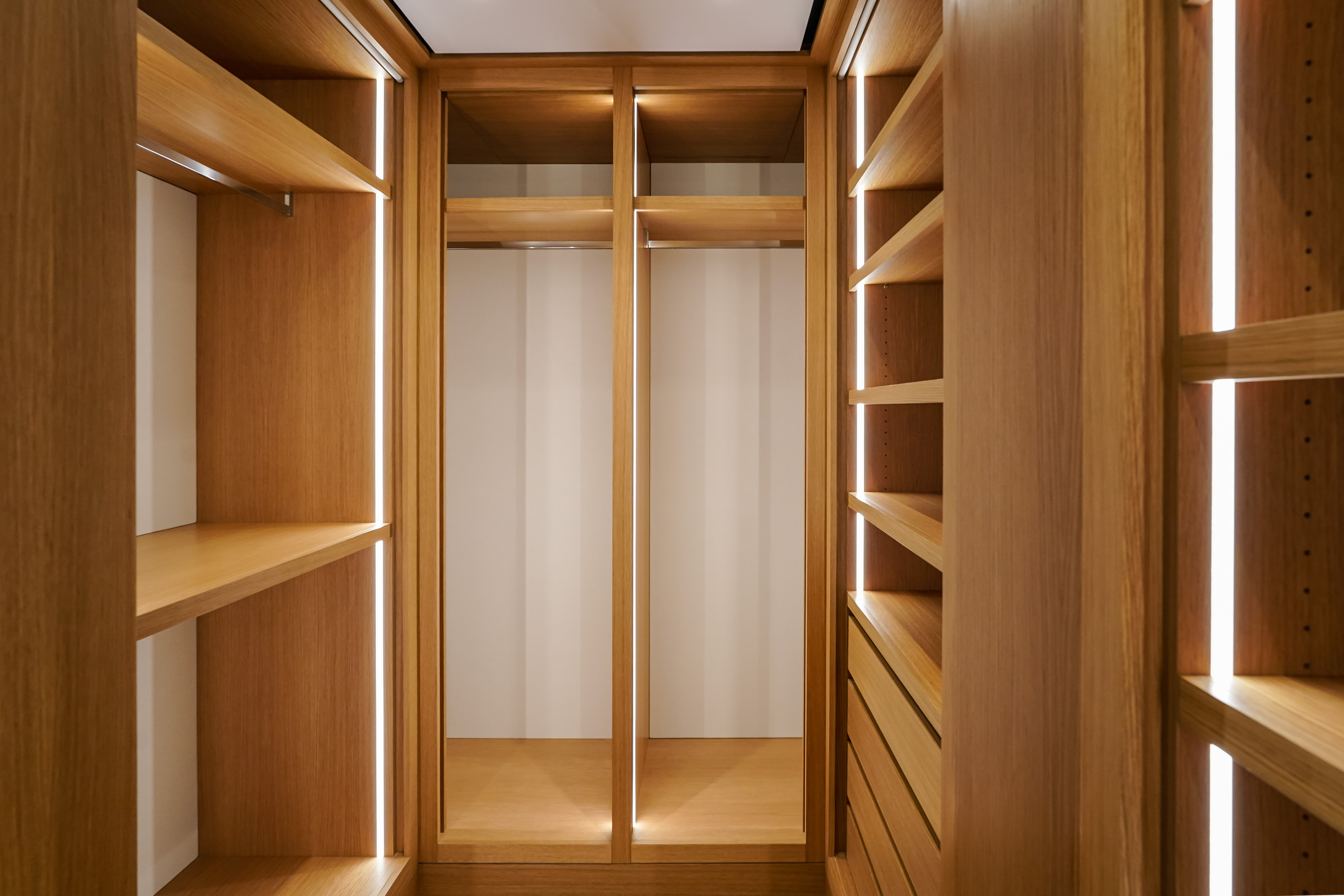 c35f7_dressing-chambre-1-renzo-barnes-monaco-1762538944.jpg