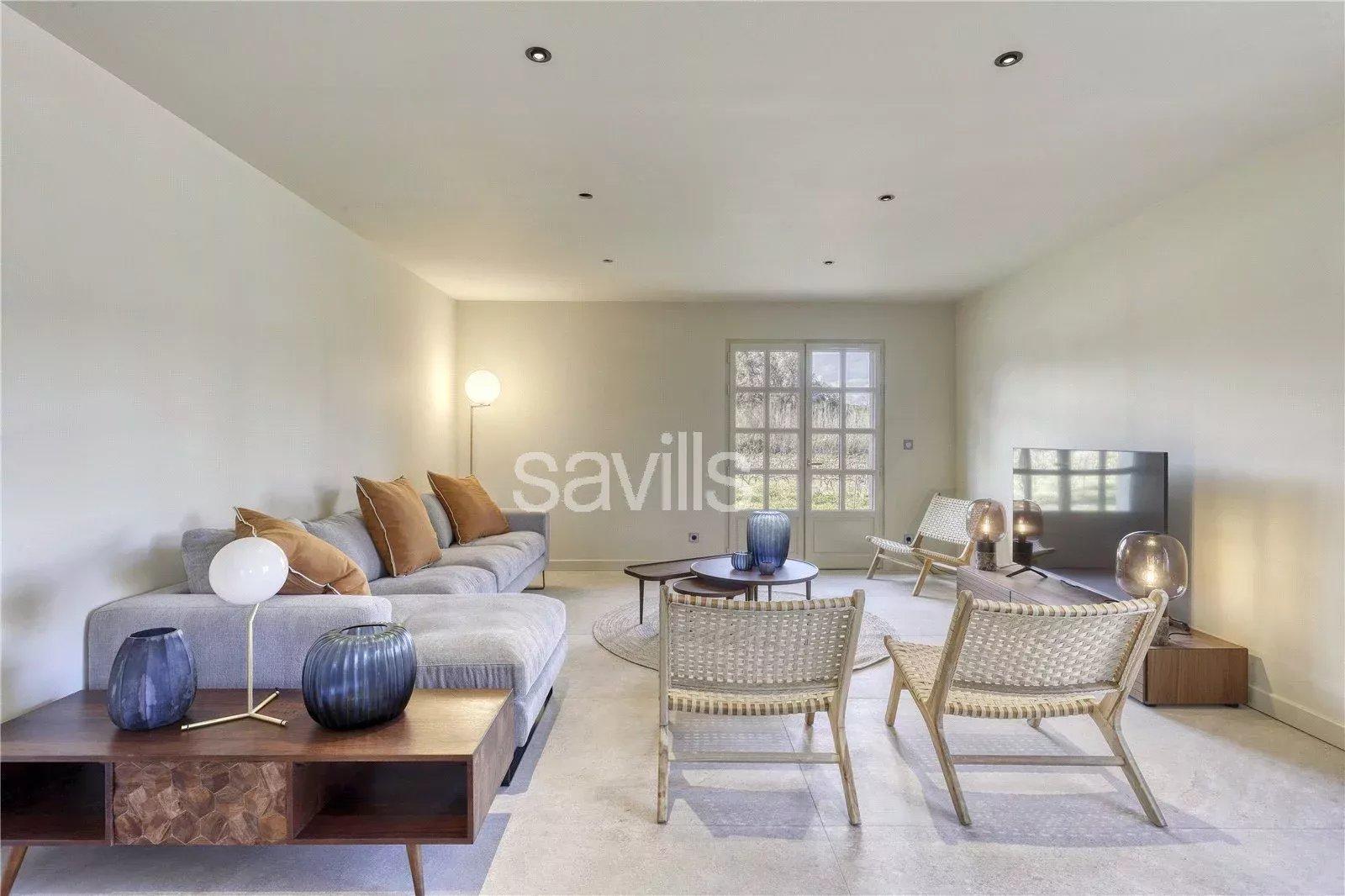 Élégante villa de plain pied au cœur des vignes, à quelques pas de la Plage de Pampelonne