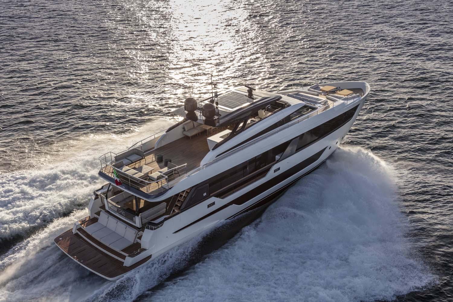c483d_4c856_z8c0k_ferrettiyachts1000-yacht-de-luxe-a-vendre-cruising.jpg