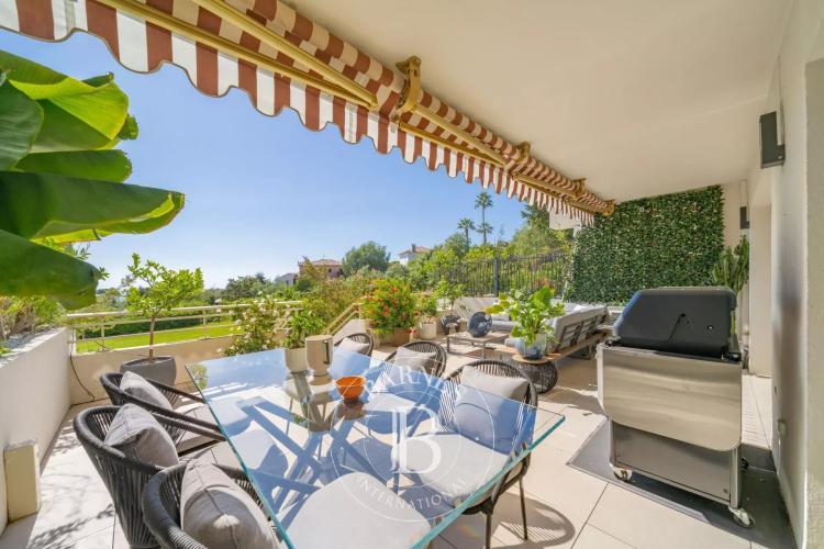 CANNES - APPARTEMENT - 3 PIÈCES - TERRASSE - JARDIN