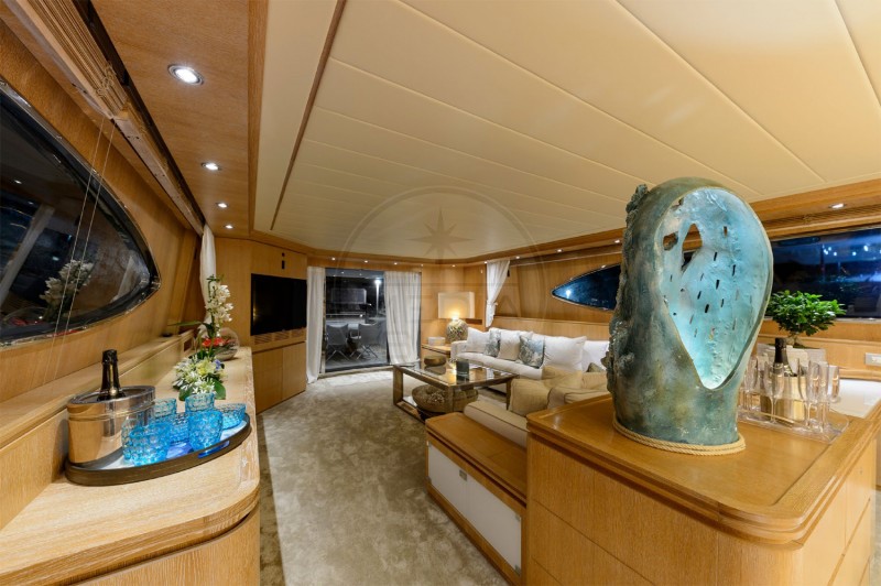 c23f8_e0aa2024-653b-42b4-ba75-b0dee724a157.2048.jpg
