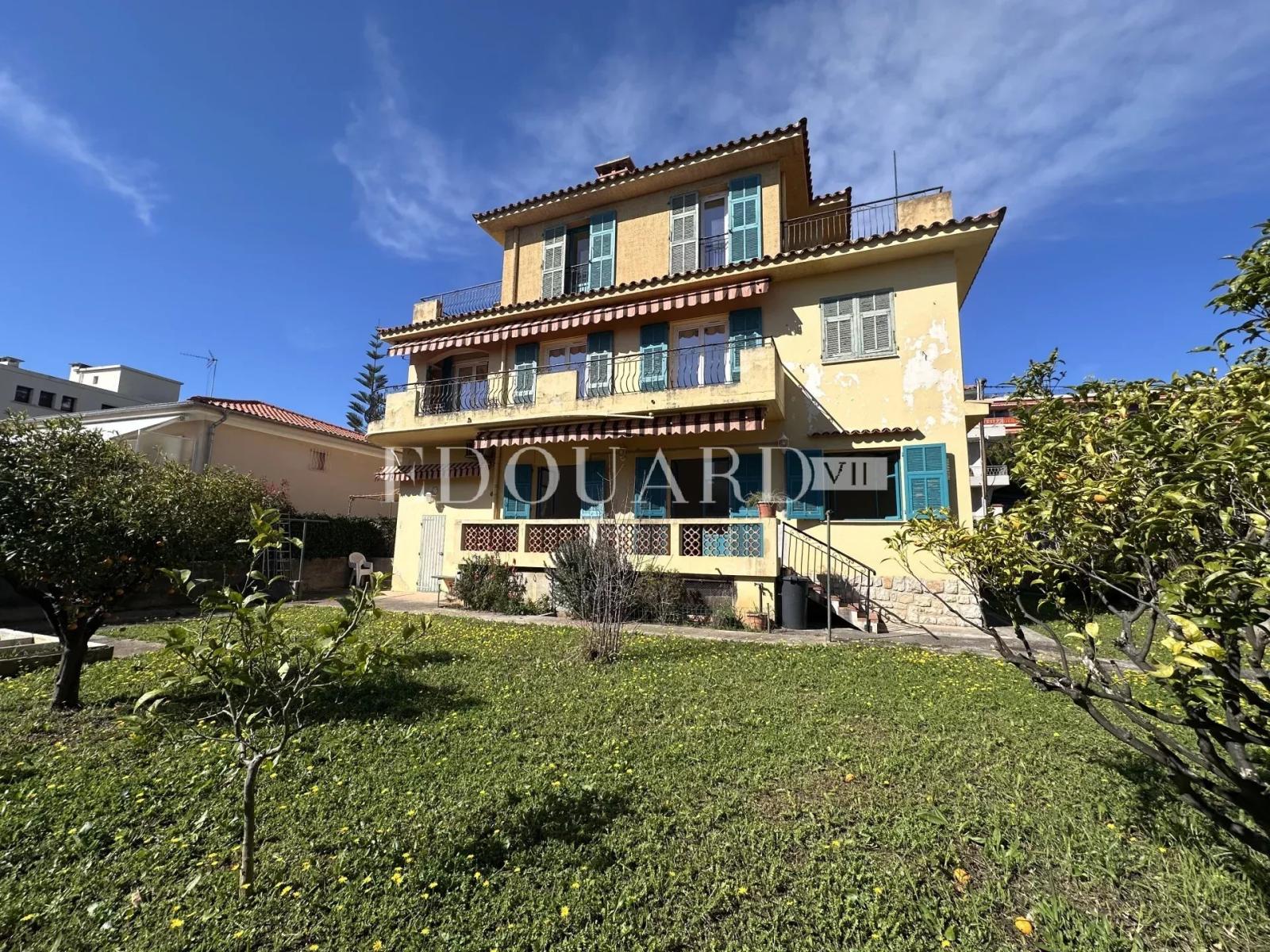 Maison à vendre sur le Plateau du Cap, avec fort potentiel et nombreuses possibilités d’aménagement