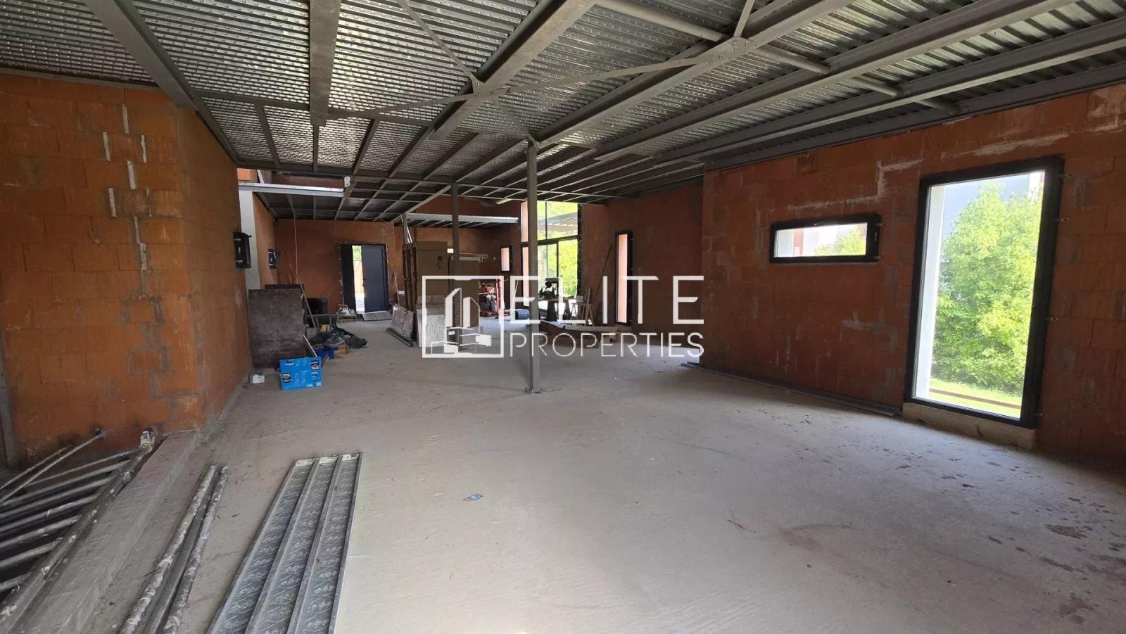 MAISON 200 m² AU CALME + GARAGE 140 m² – MOUANS-SARTOUX