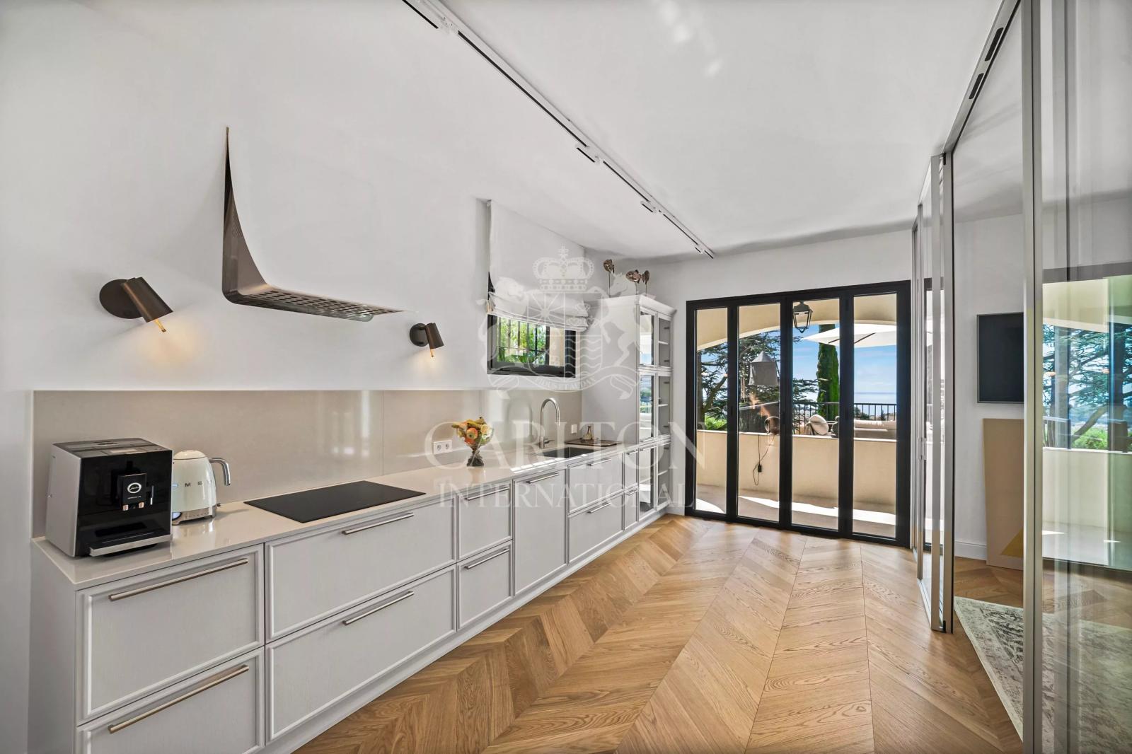 Propriété de charme avec vue mer panoramique et cadre privilégié proche Monaco