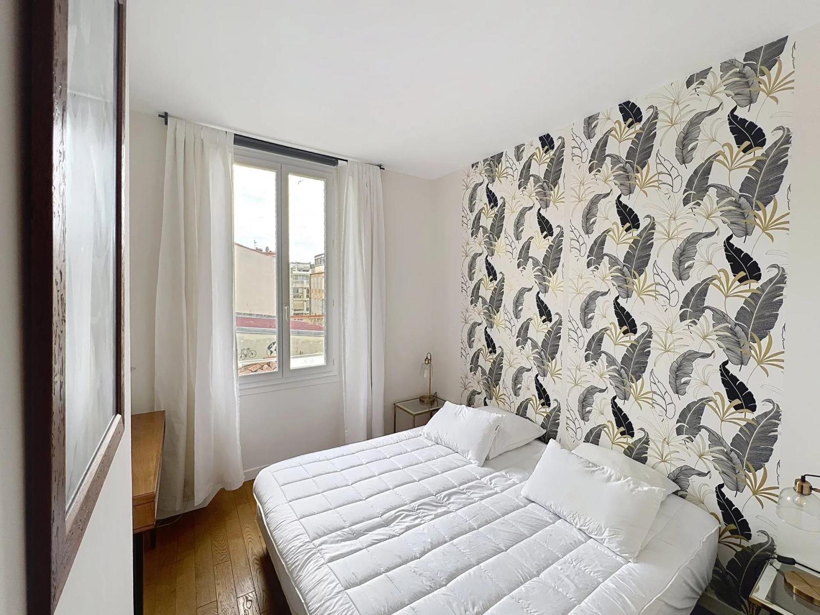 2 PIÈCES CANNES BANANE RUE D'ANTIBES