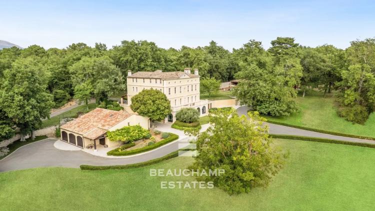 Domaine d'exception de 11 chambres avec piscine - Callian
