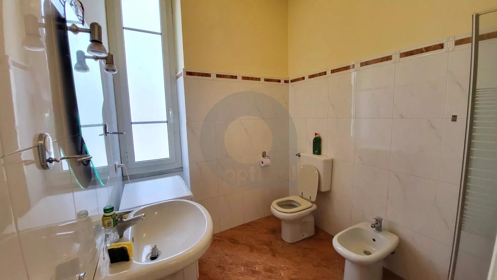 Menton - Appartement 4 Pièces avec deux balcons