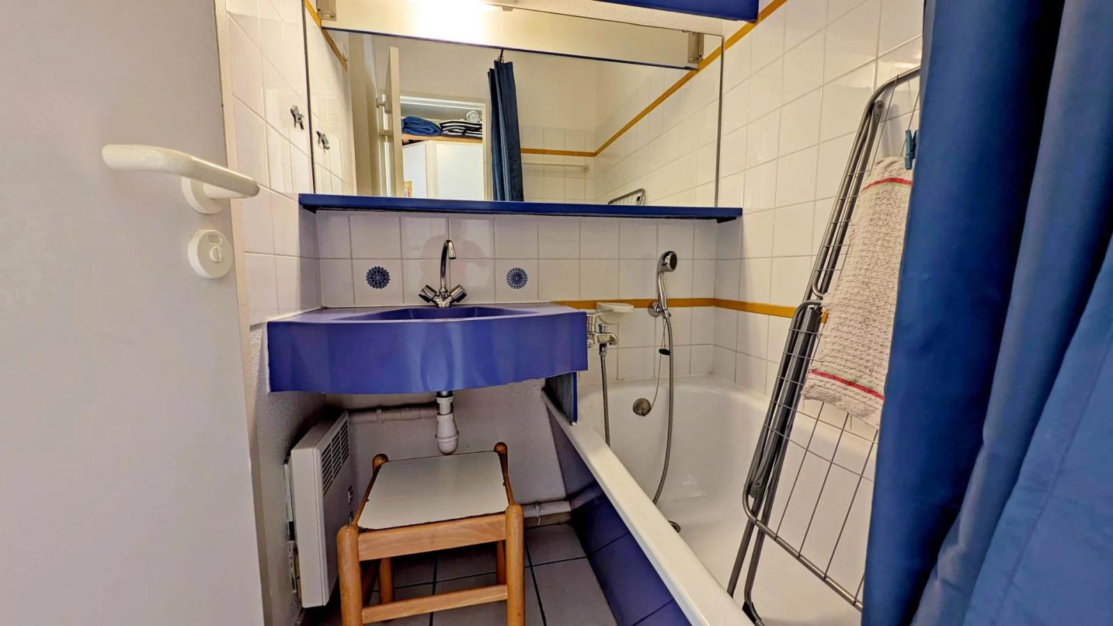 SOUS OFFRE Achat AGAY CAP ESTEREL studio cabine dernier étage, terrasse angle sud-ouest