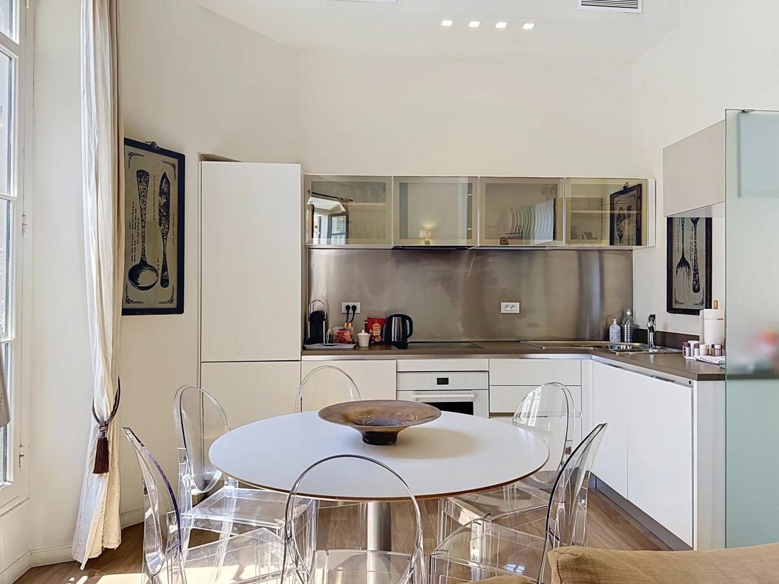CANNES FORVILLE PALAIS 4P balcon vue mer