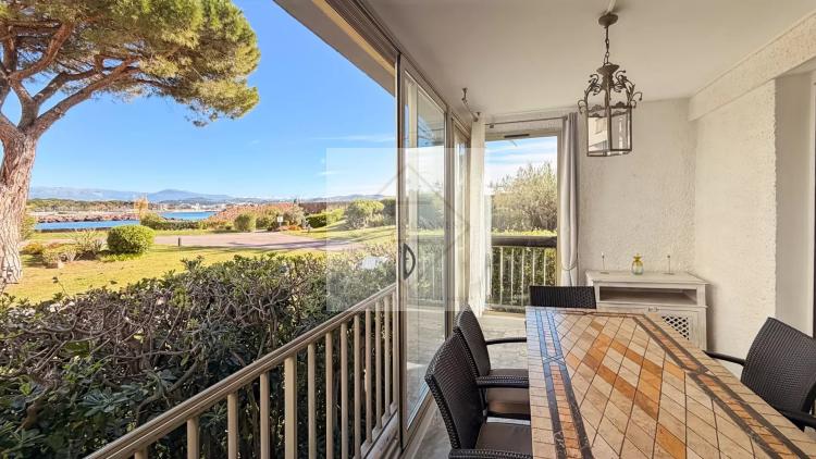 Rare à la Vente – 3 Pièces Vue Mer en Accès Direct Plage