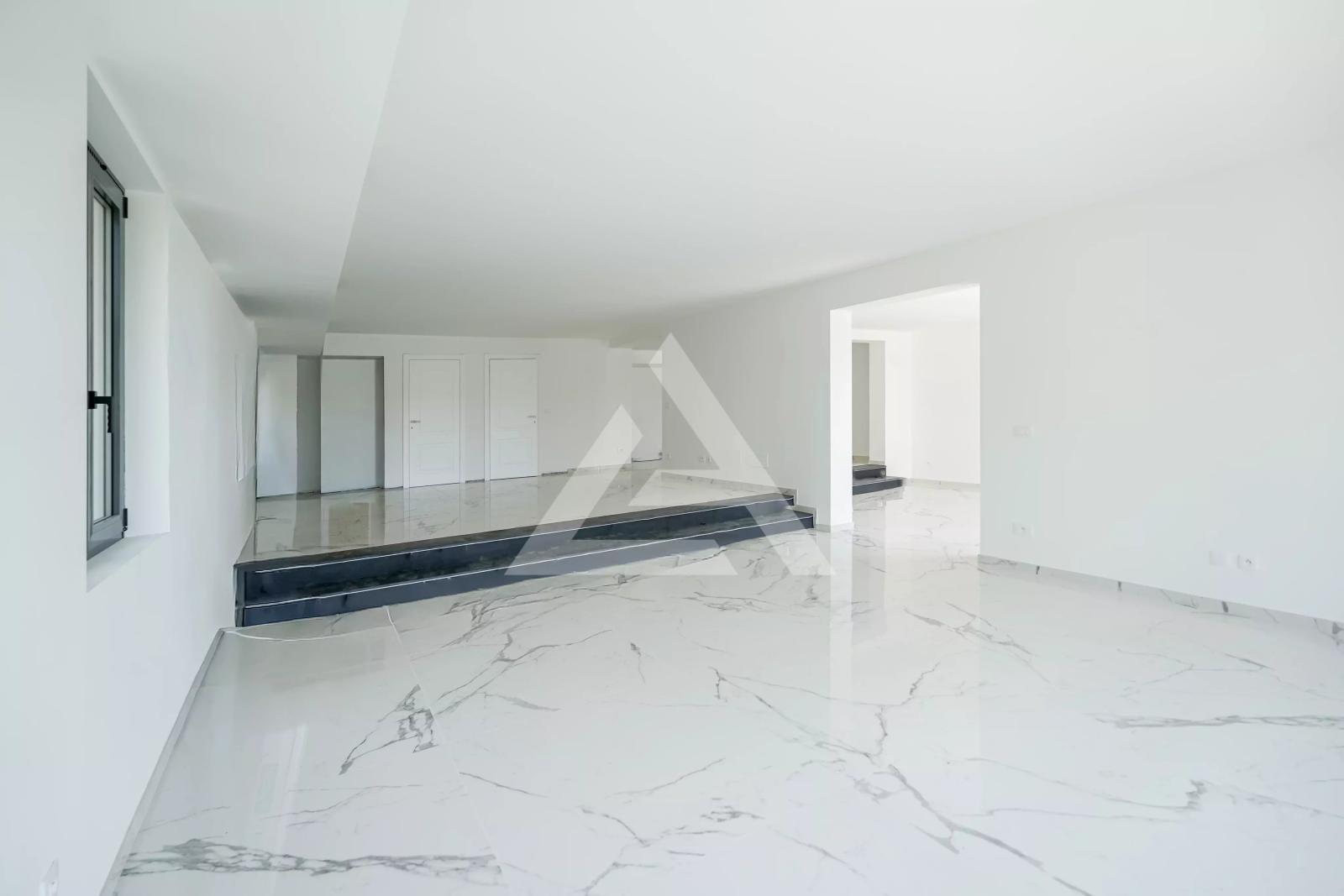 VILLA DE PRESTIGE - ROQUEBRUNE CAP MARTIN