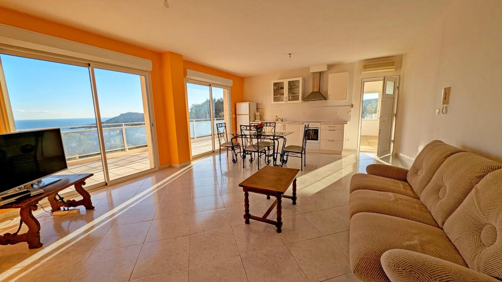 AGAY SAINT RAPHAEL magnifique  villa contemporaine avec vue panoramique sur la mer