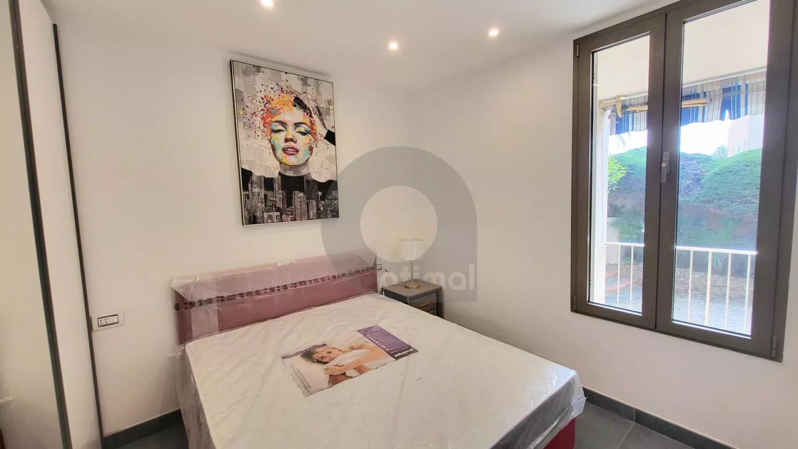 Roquebrune Cap Martin  - Coquet deux pièces avec terrasse à 100 mt des plages