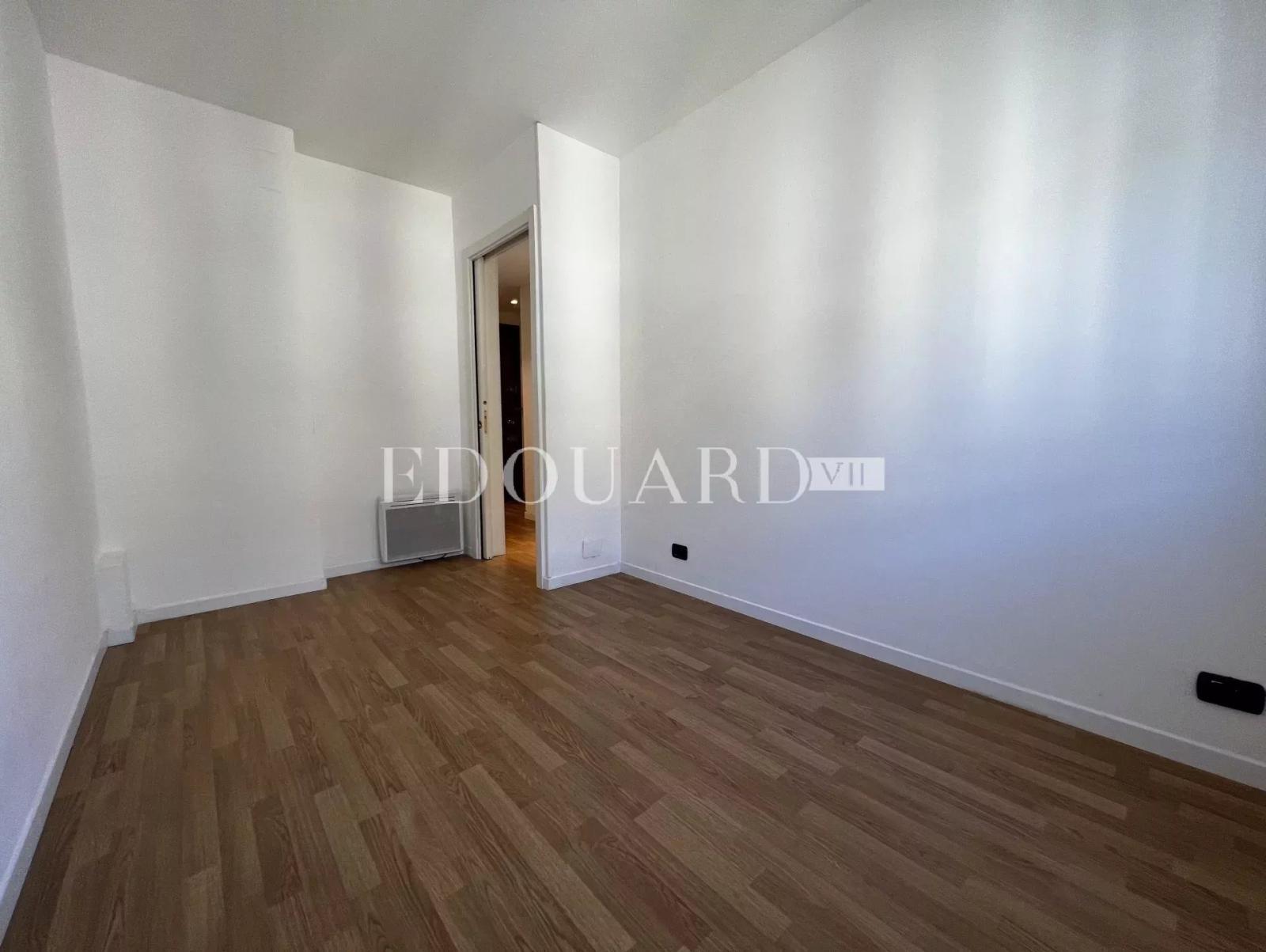 Deux pièces à vendre en bon état avec terrasse et possibilité garage, exclusivité