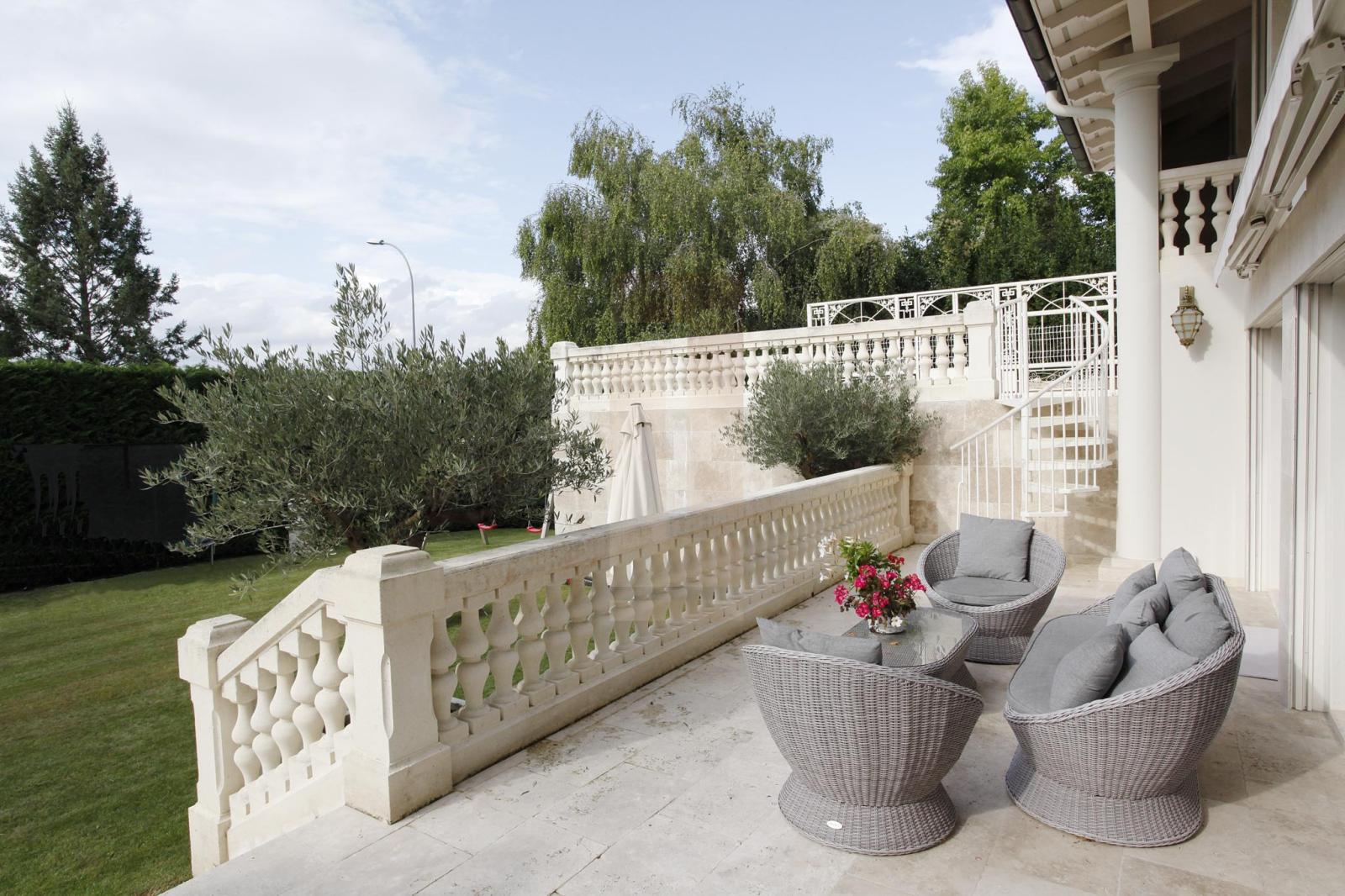 Exclusivité: Magnifique villa classique proche du golf 