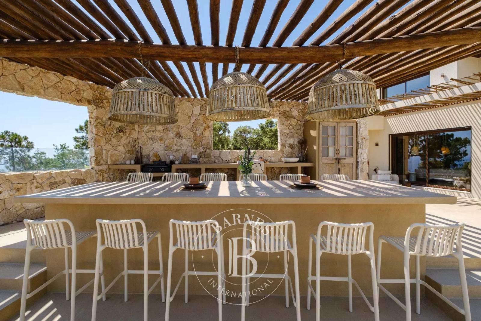 LES ISSAMBRES – VILLA CONTEMPORAINE - VUE MER
