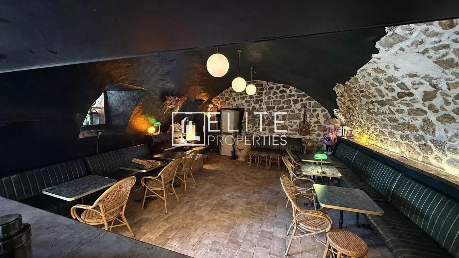 Fonds de commerce bar à cocktail avec cuisine de snacking Mougins village