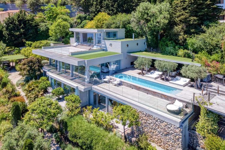 UN JOYAU CONTEMPORAIN À DEUX PAS DE MONACO