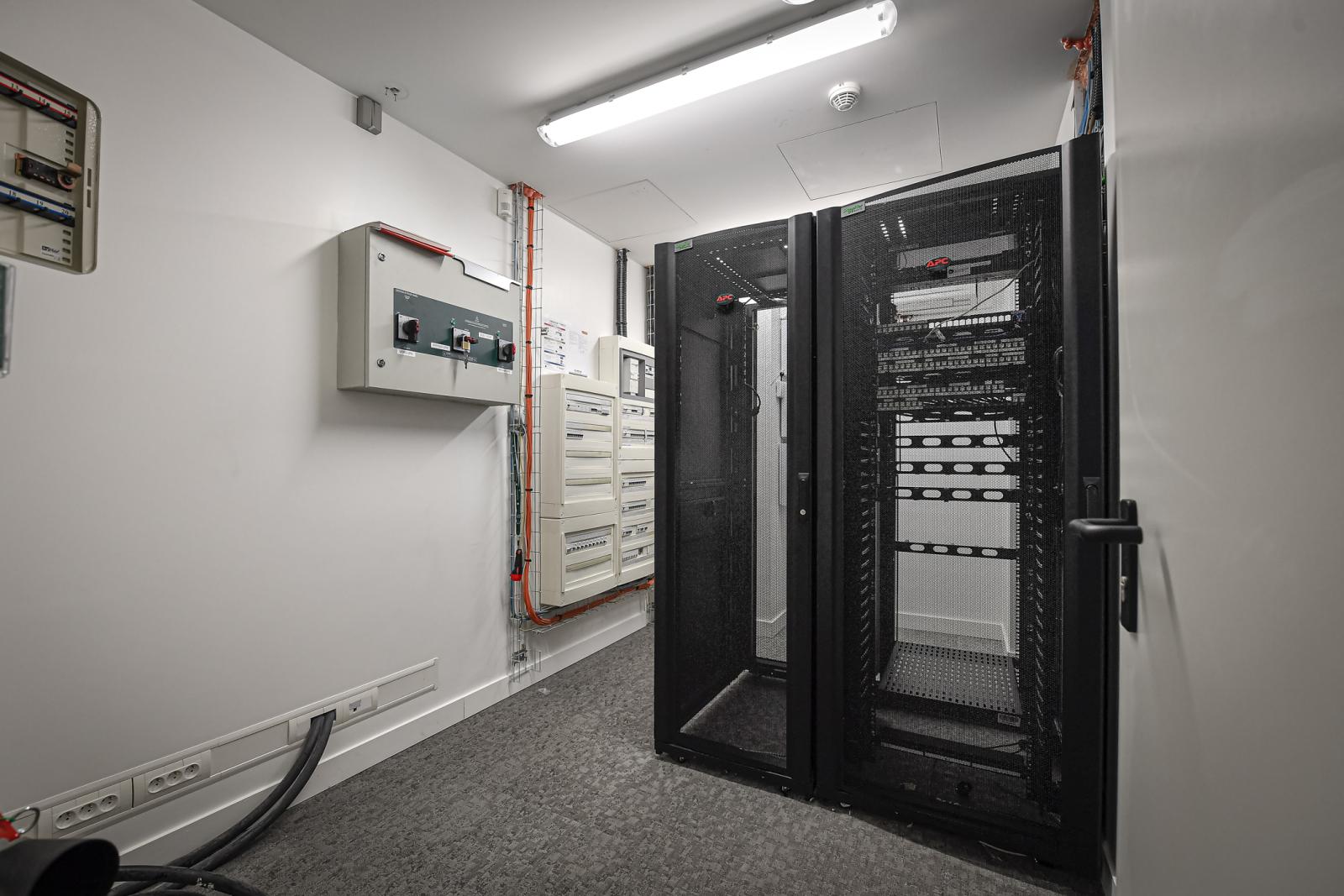 Grand bureau Carré d'Or !