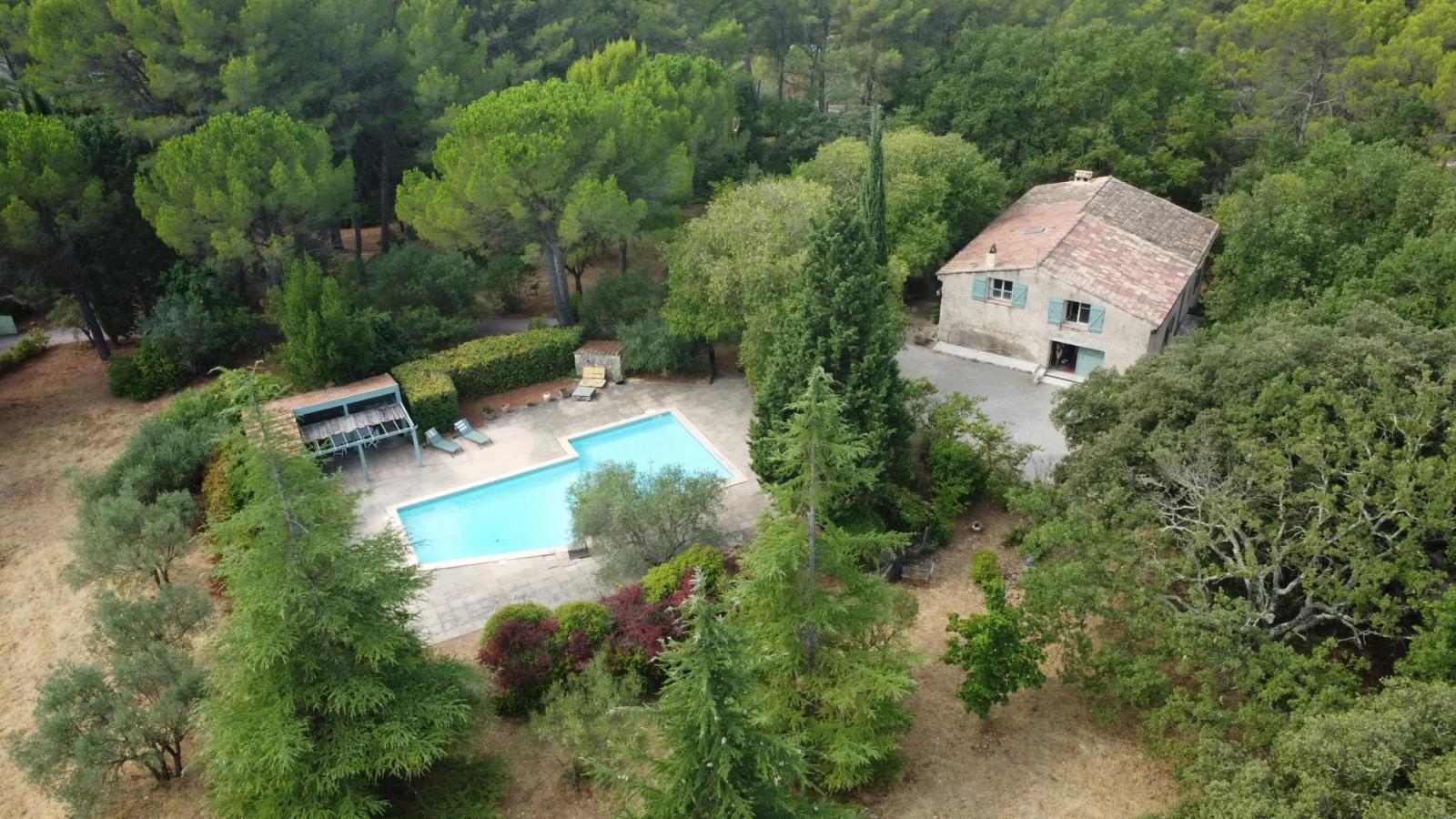 LORGUES BASTIDE DE CHARME DE 1789 DE 287 M2 SUR 2,5HA DE TERRAIN