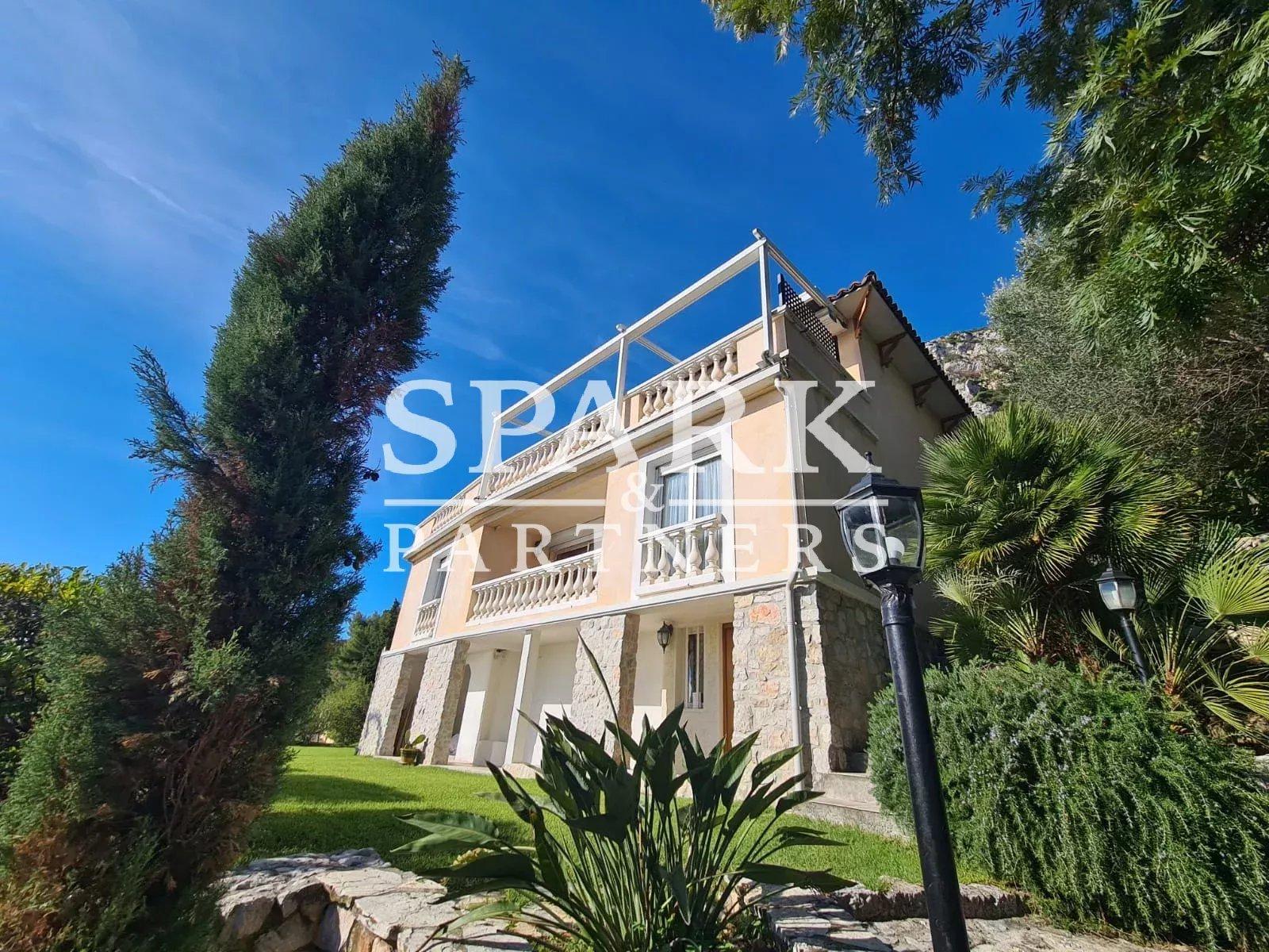 Roquebrune-Cap-Martin - Villa vue mer avec terrain