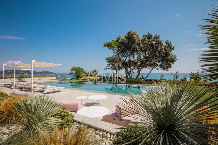 Ramatuelle, superbe propriété à louer, face à la mer.