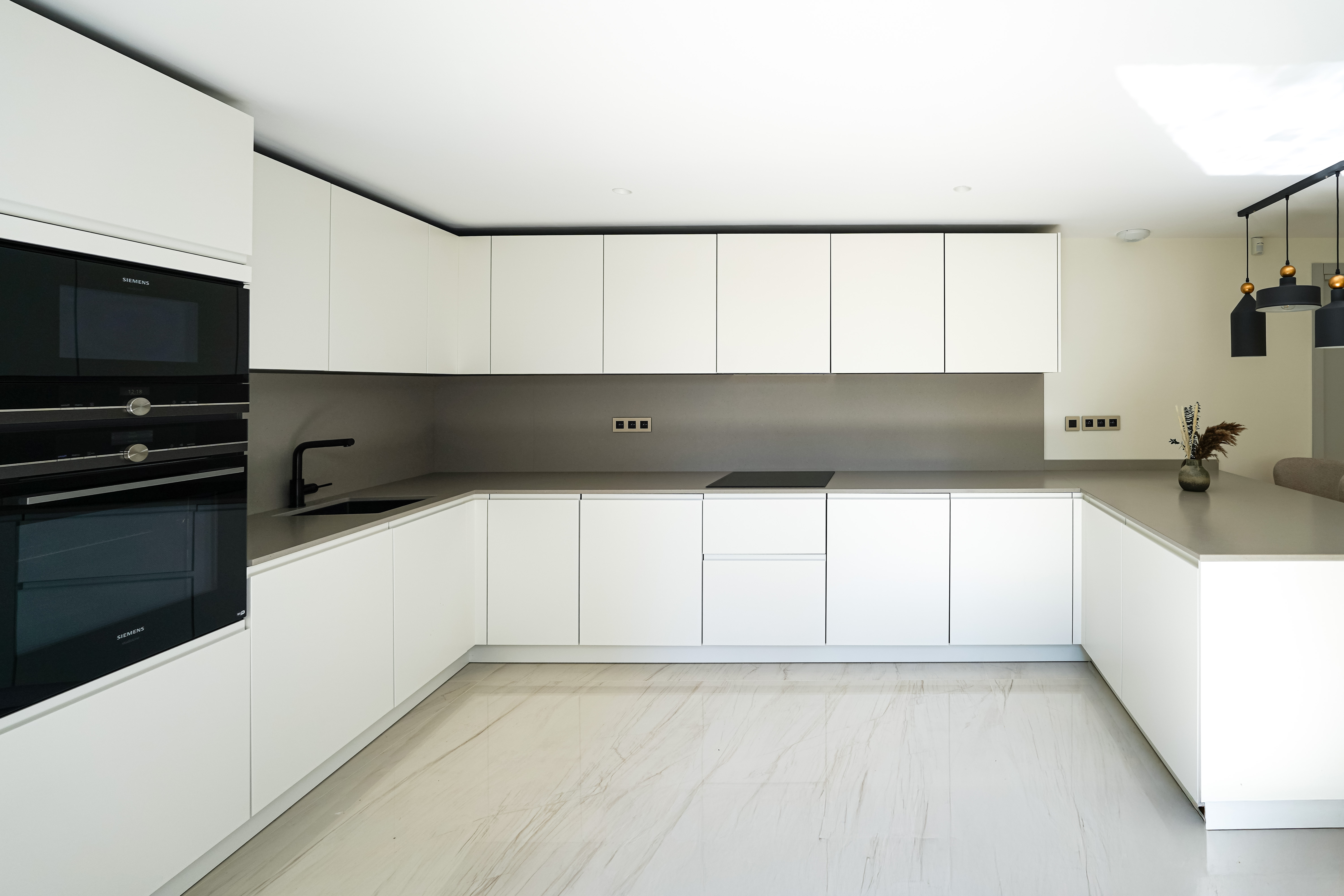 cf877_cuisine-valeri-agency-by-jm-barei-saint-jean-cap-ferrat-1782209452.jpg