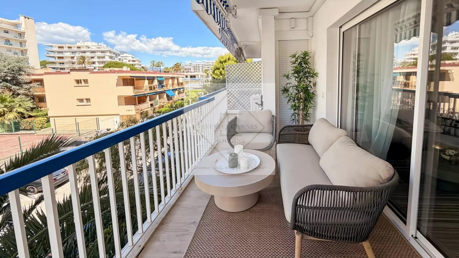 Appartement 3 pièces entièrement rénové – Cannes Palm Beach