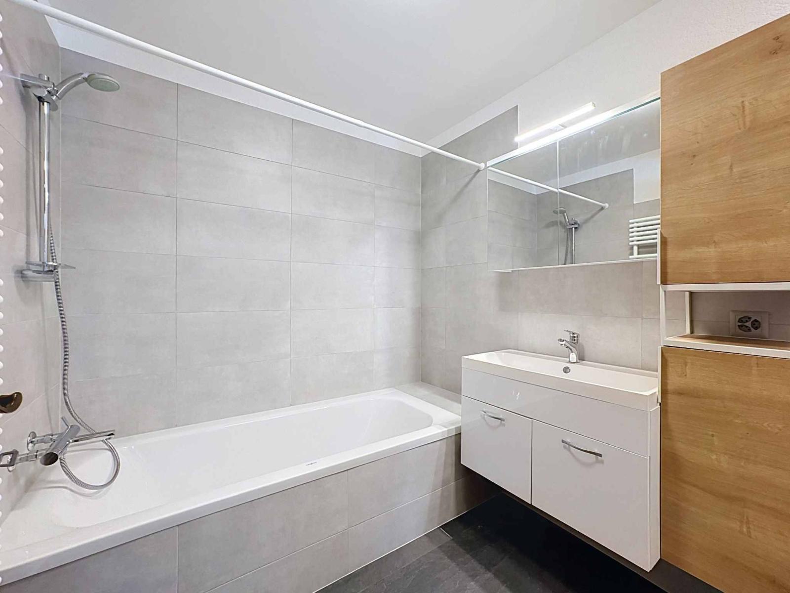 CHALET DE 15,5 PIÈCES
COMPOSÉ DE TROIS APPARTEMENTS INDÉPENDANTS