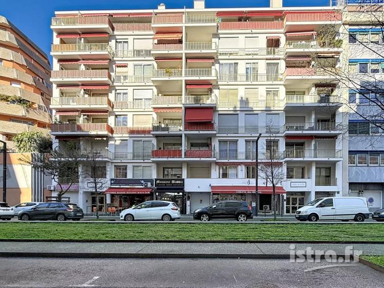 Nice Californie : 2 Pièces avec terrasse, à 2 pas de la mer