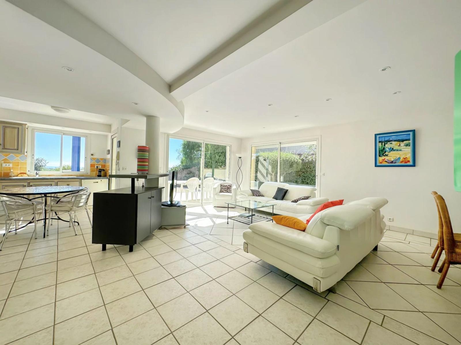 Villa vue mer à vendre proche du centre de La Croix-Valmer