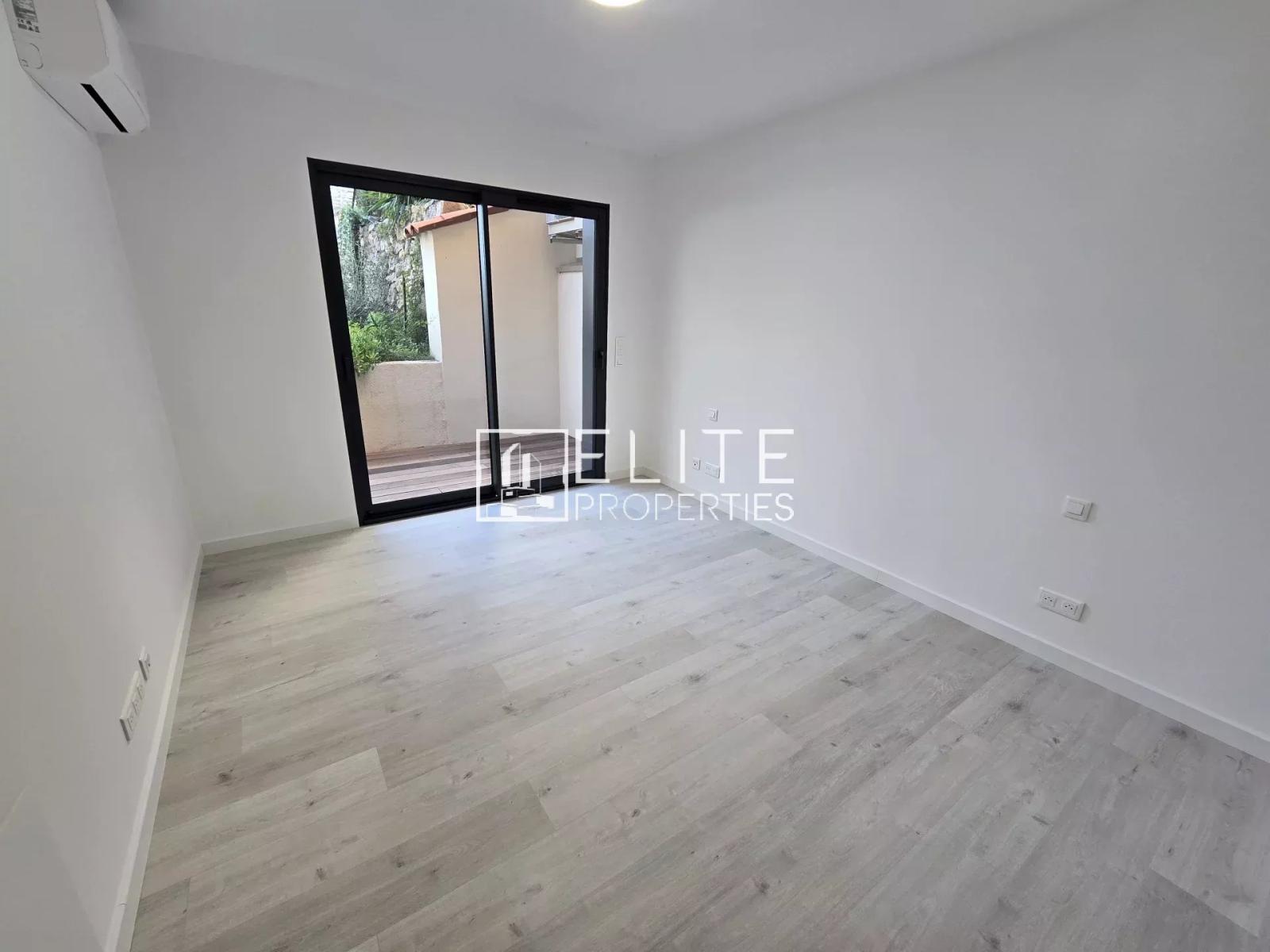 LOCAL COMMERCIAL DE 56m² NEUF + GARAGE – RDC – MOUGINS