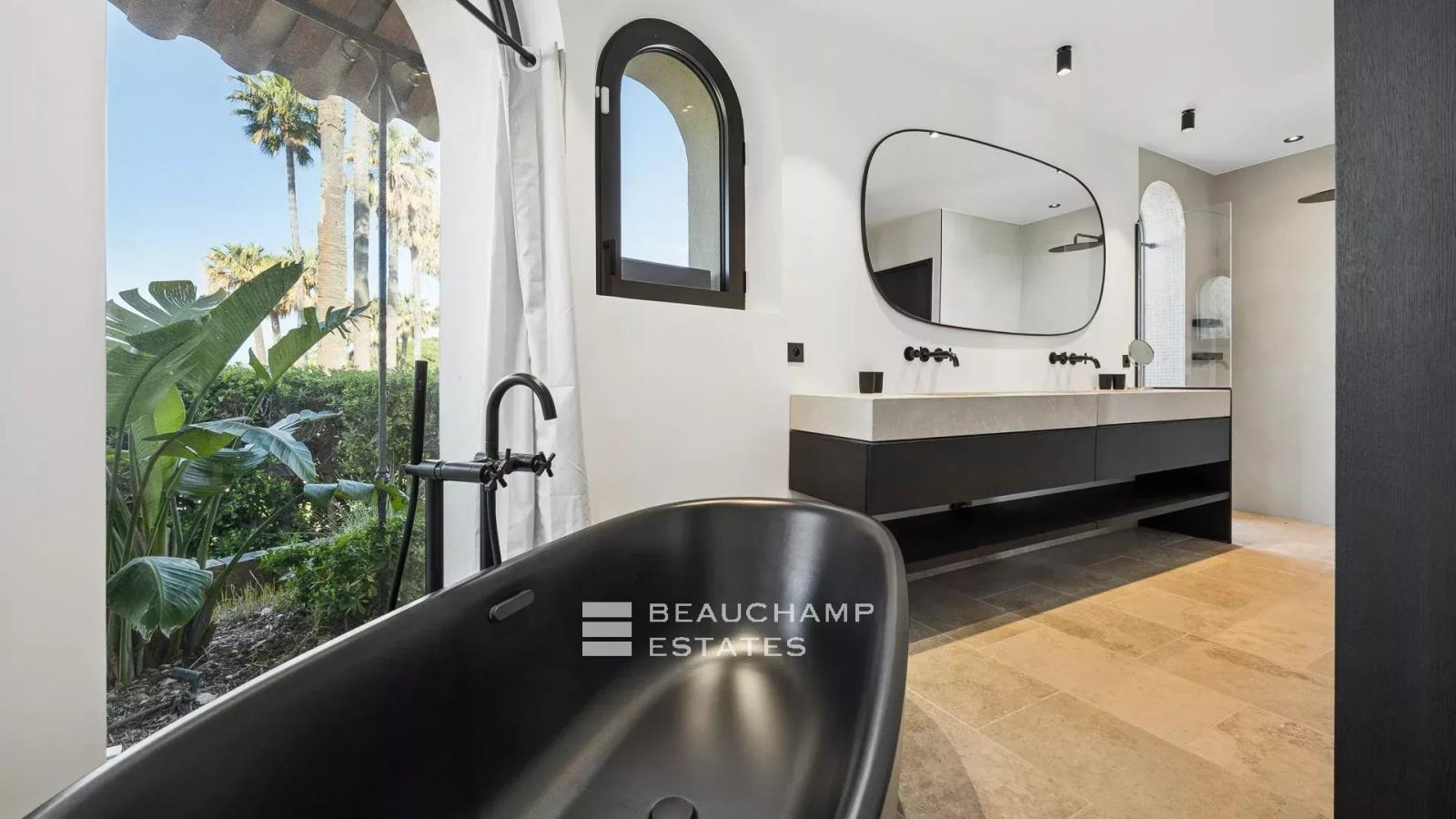 Villa méditerranéenne  avec vue mer panoramique - Cap d'Antibes