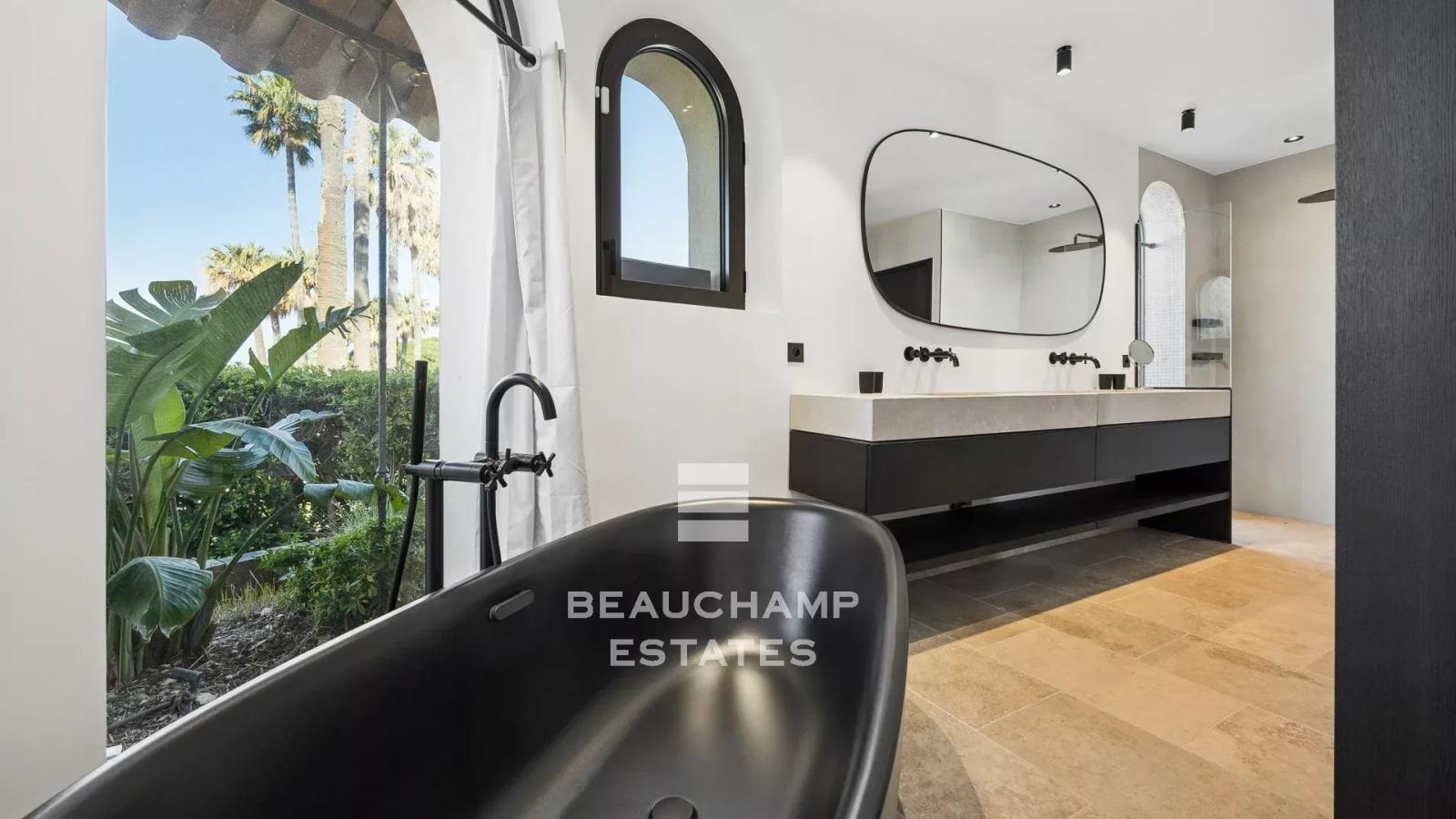 Villa contemporaine avec vue mer panoramique - Cap d'Antibes