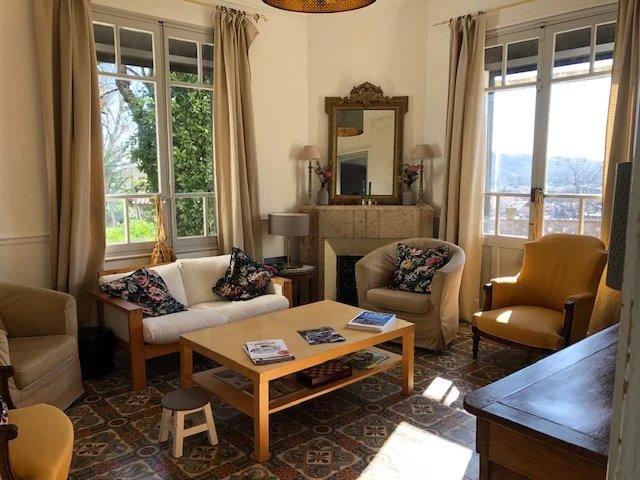 PROCHE CENTRE MAISON BOURGEOISE VUE EXCEPTIONNELLE SUR 2952m2 TERRAIN CONSTRUCTIBLE