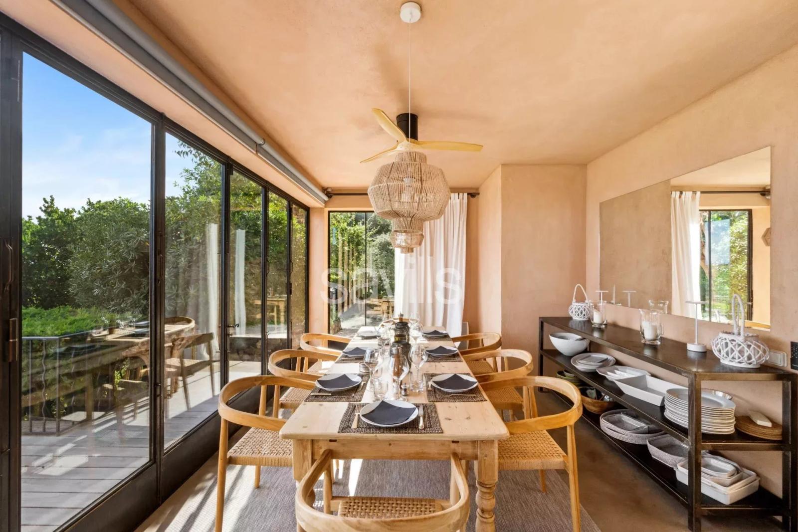 Villa cinq chambres, piscine chauffée et paysages de carte postale