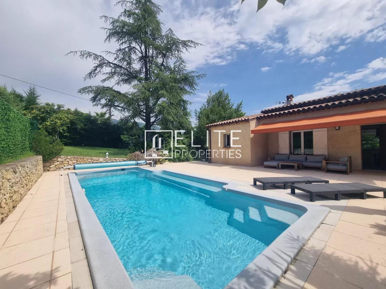 À VENDRE – Maison 5 pièces de plain-pied avec piscine – secteur calme et recherché