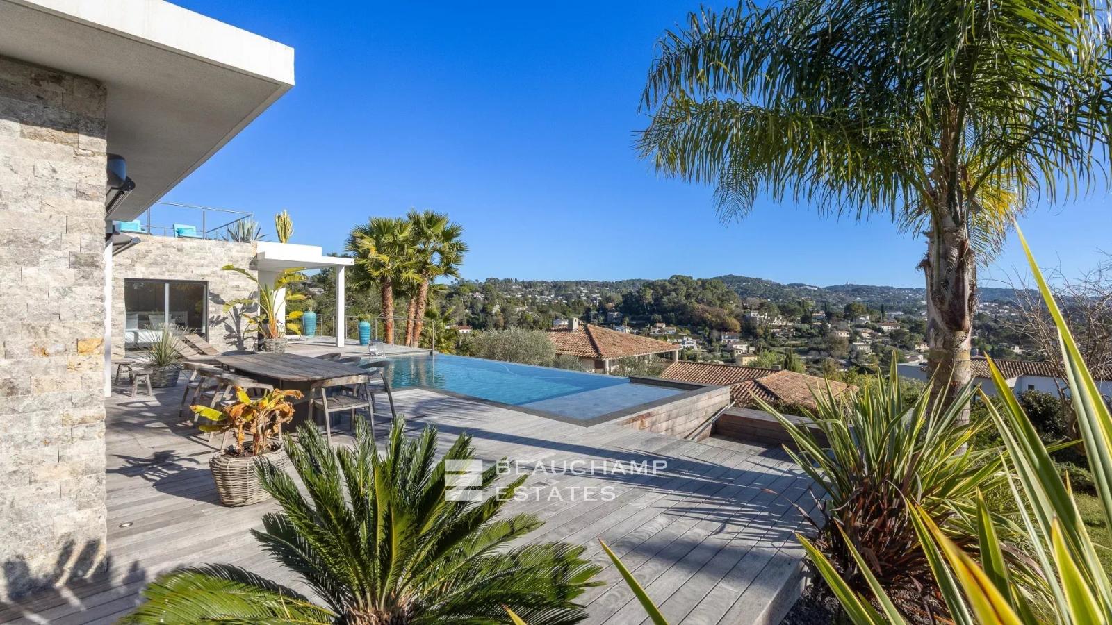 Mougins – Villa contemporaine avec vue mer panoramique