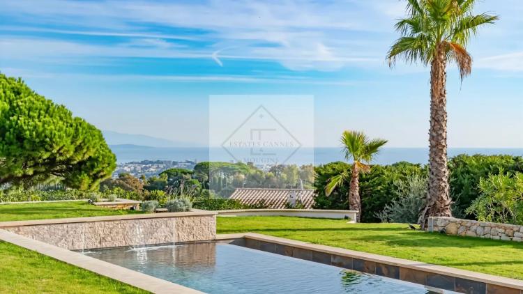 Villa contemporaine d'exception à Super Cannes – Vue mer panoramique, domaine privé et sécurisé