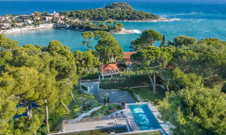 VILLA MODERNE AVEC VUE IMPRENABLE SUR LA MER