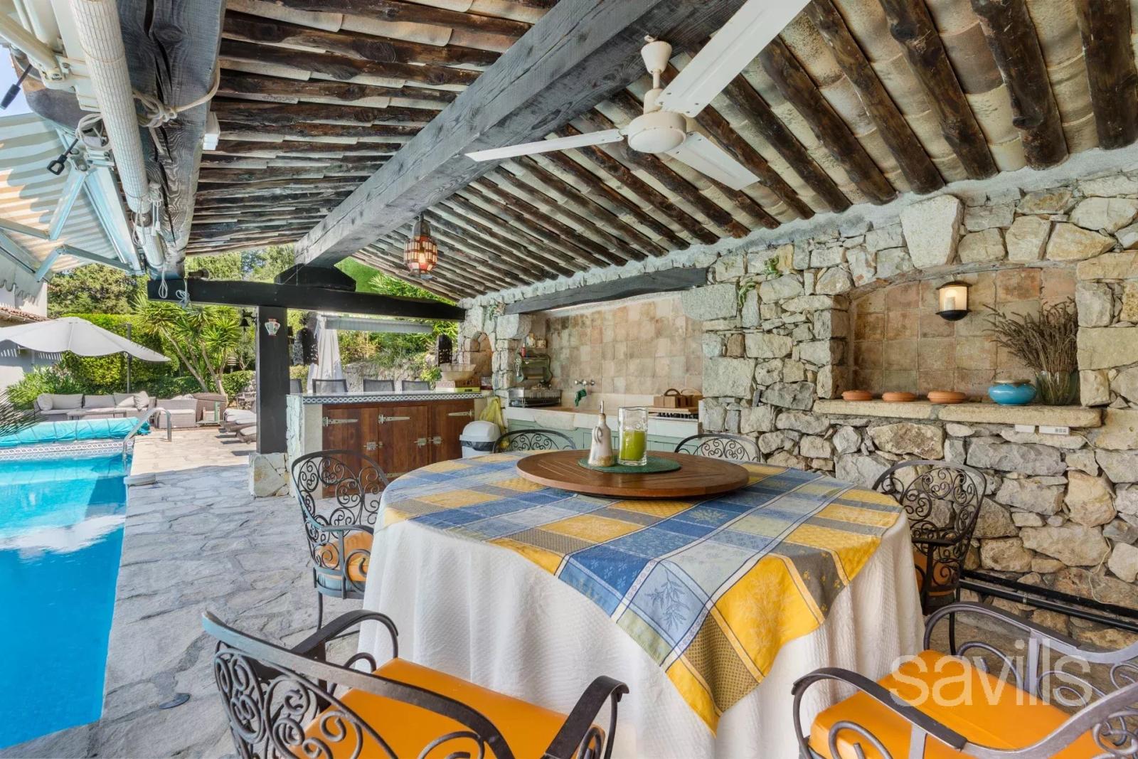 Charmante villa dans un domaine prisé