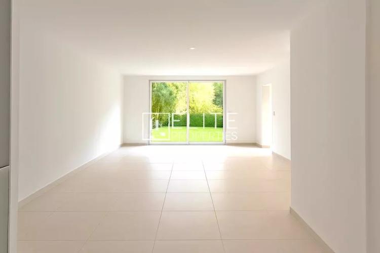 Mouans sartoux ESPACE ET NATURE POUR CE T4 - 80m² habitable + 598 m² de jardin