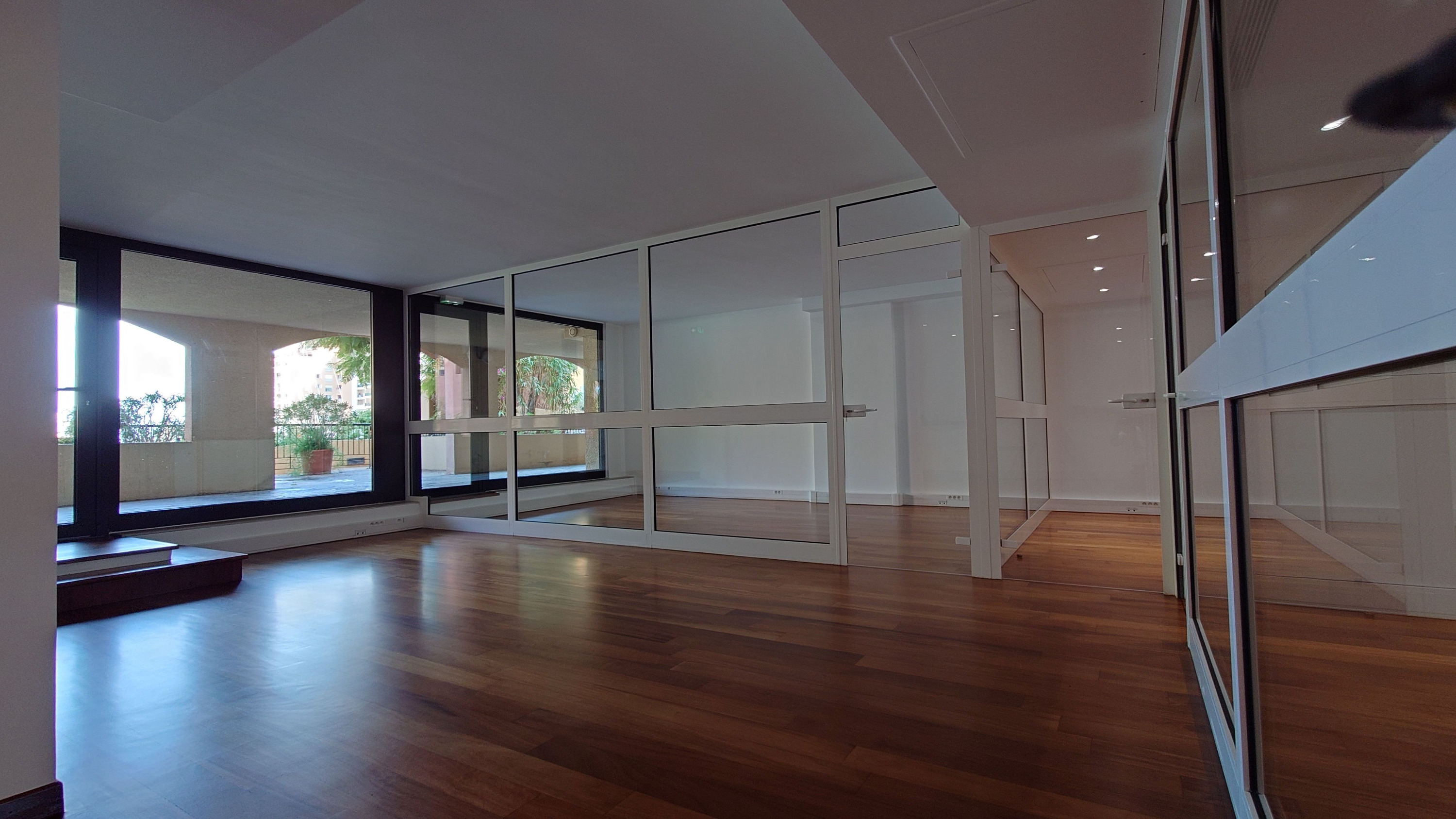 d6fc8_bureaux-et-vitrines-1724429490.jpg